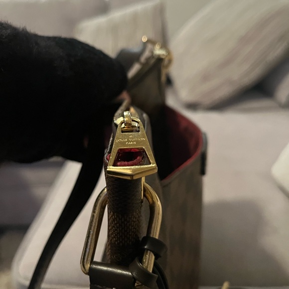 Louis Vuitton South Bank Besace Bag - Picture 7 of 7